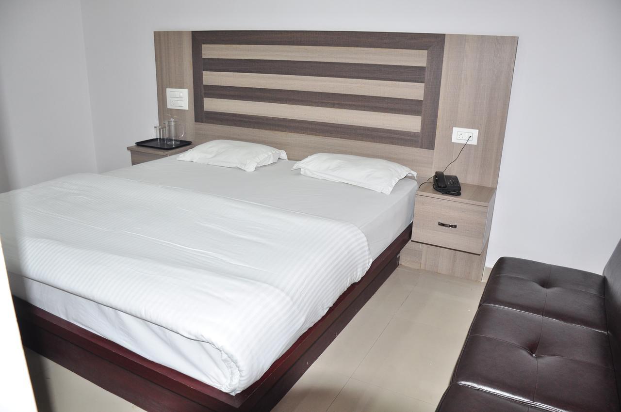 I Park Residency Hotel Бангалор Екстериор снимка