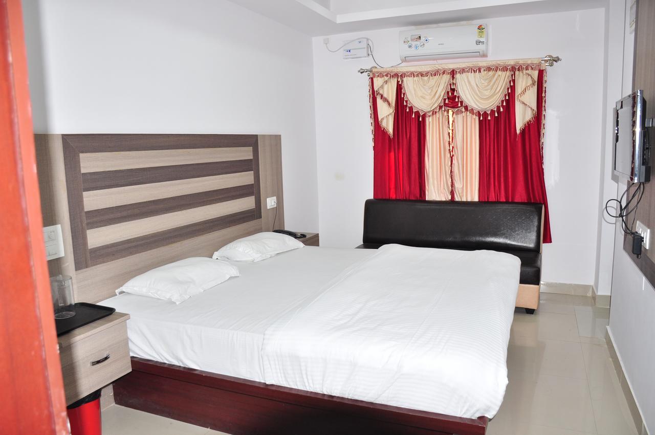 I Park Residency Hotel Бангалор Екстериор снимка